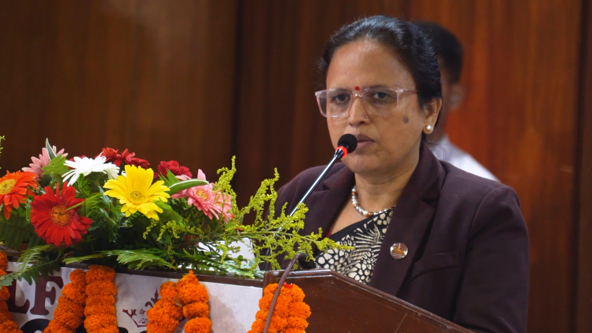 आयुर्वेदलाई स्वास्थ्य सेवाको मूलधारका रुपमा स्थापित गर्न आवश्यक : मन्त्री शर्मा